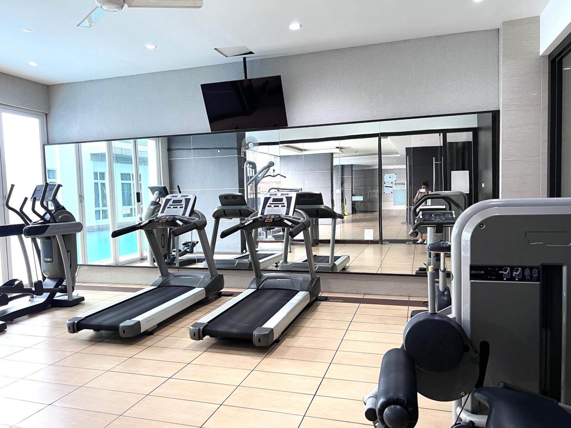 In Ksl , 2 Bdrm 2 Bthrm Wifi 4 Pax * Johor Bahru
